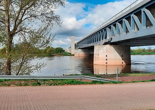 KanalbruckeMagdeburg.jpg