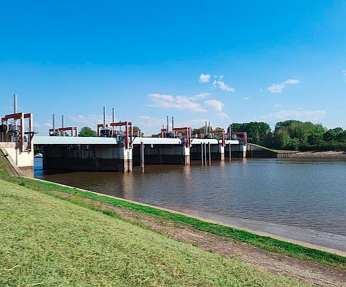 SperrwerkBillwerderBucht.jpg